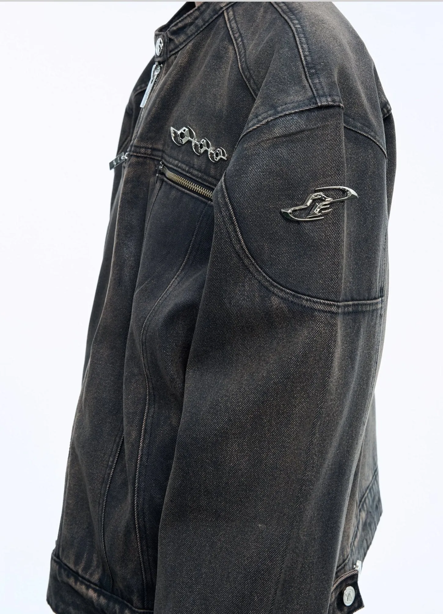 【24s Nov.】Washed and Distressed Denim Jacket   Jeans