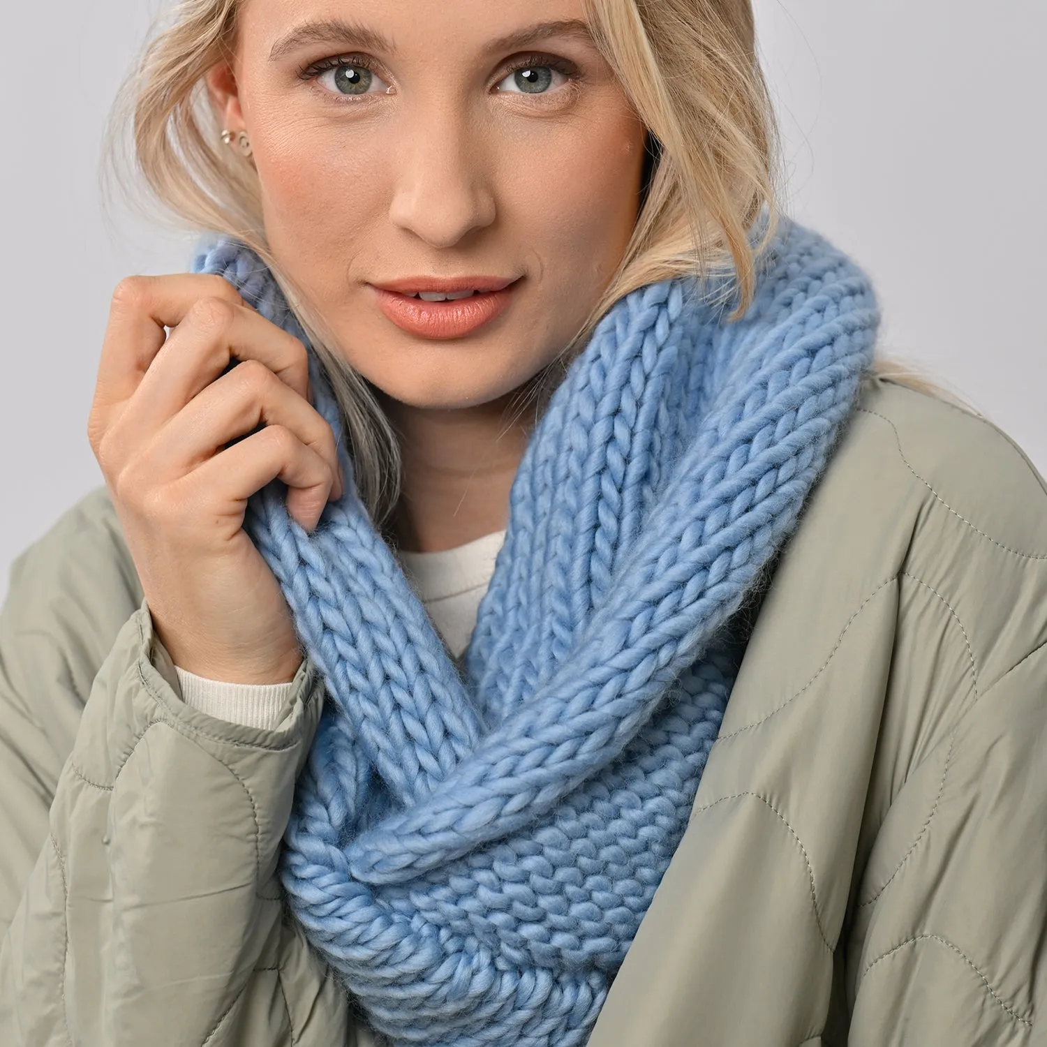 Accessories Knitting Kit - Twisted Snood