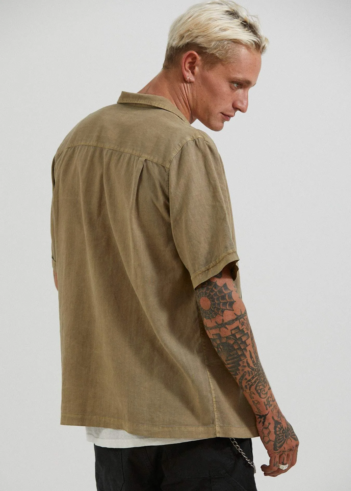 Afends Mens Mota - Hemp Cuban Short Sleeve Shirt - Covert Green