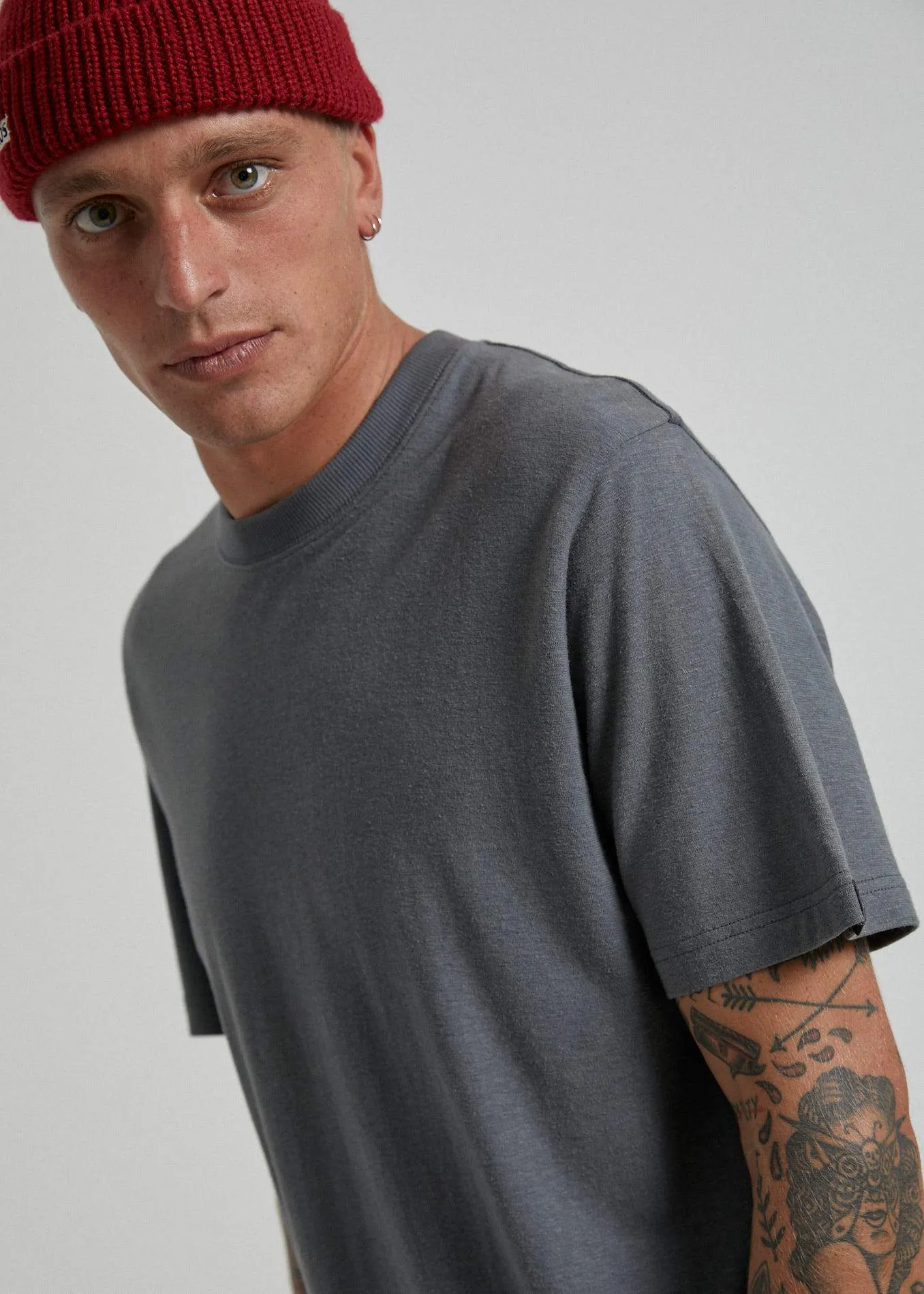 Afends Mens New Order - Hemp Retro Fit Tee - Gunmetal