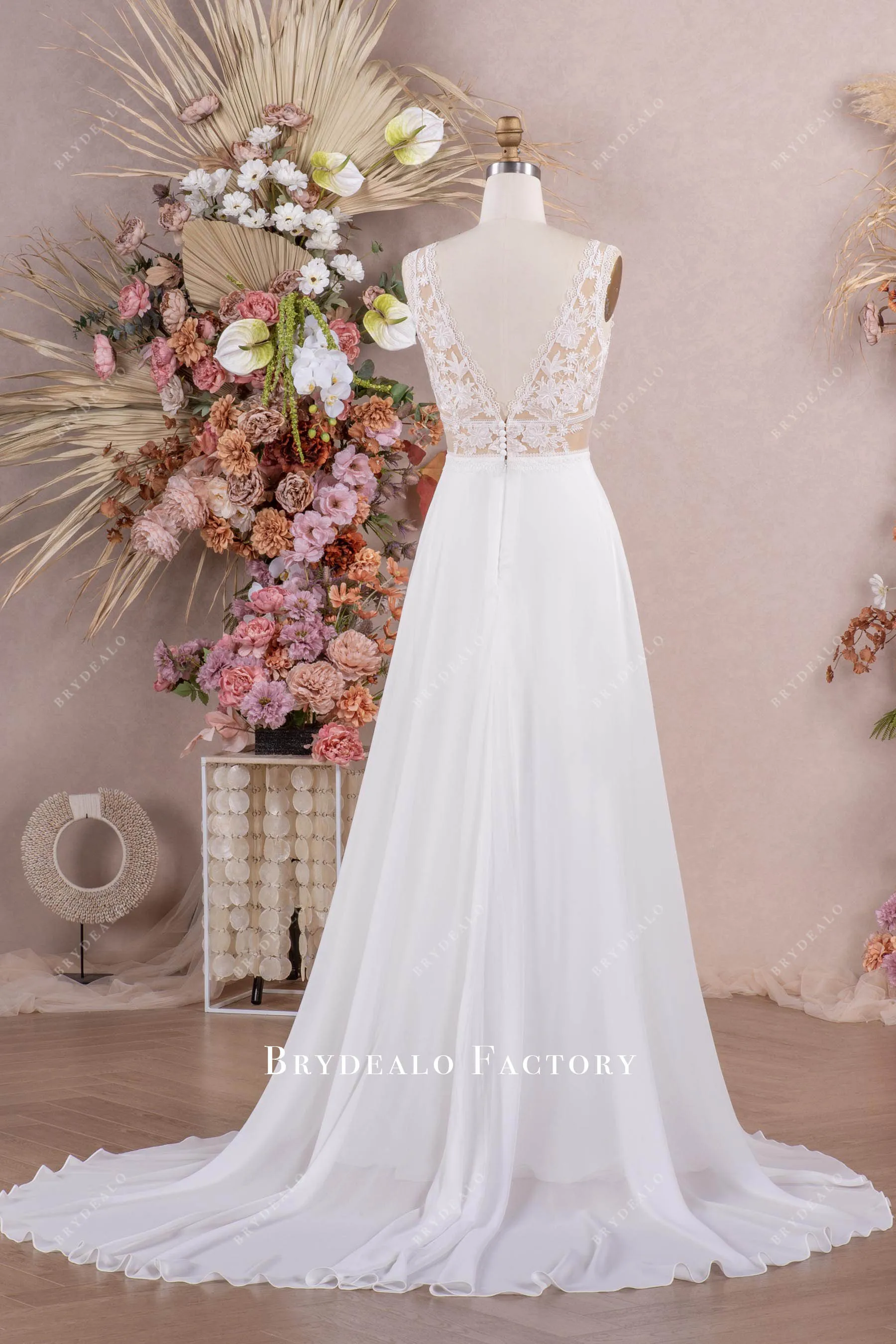 Boho Scalloped Lace V-neck Flowing Chiffon Wedding Dress