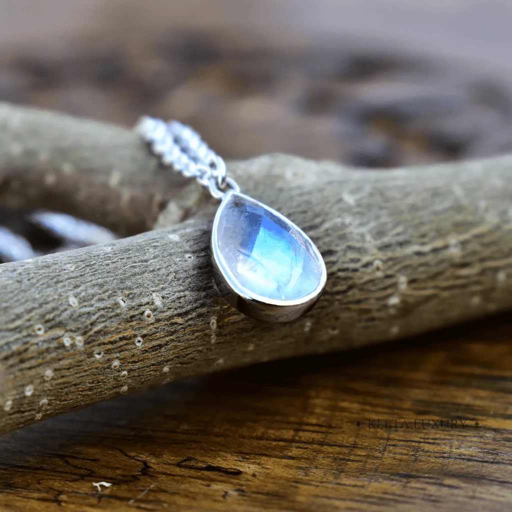 Facets Talk - Moonstone Necklace