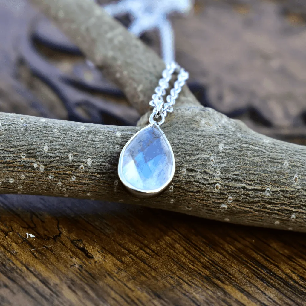 Facets Talk - Moonstone Necklace