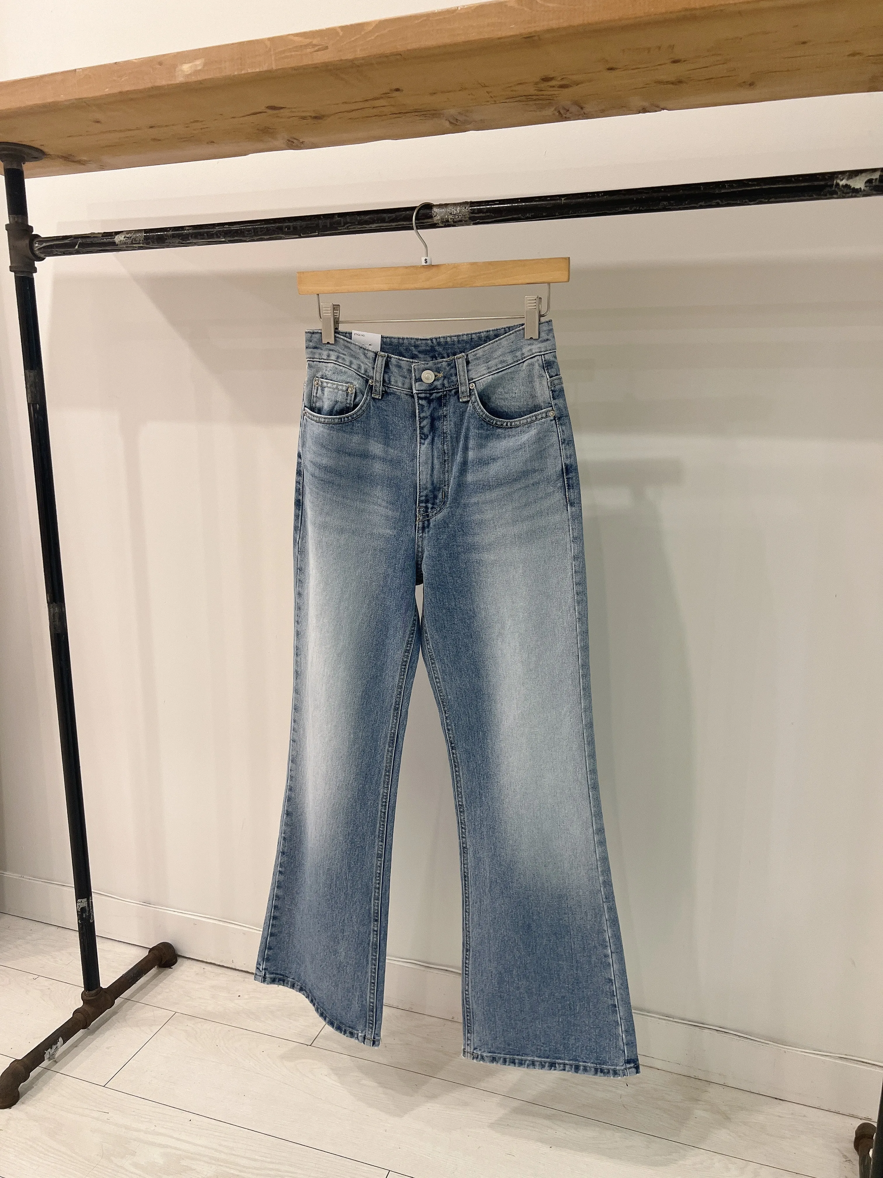 MORI Flared jeans