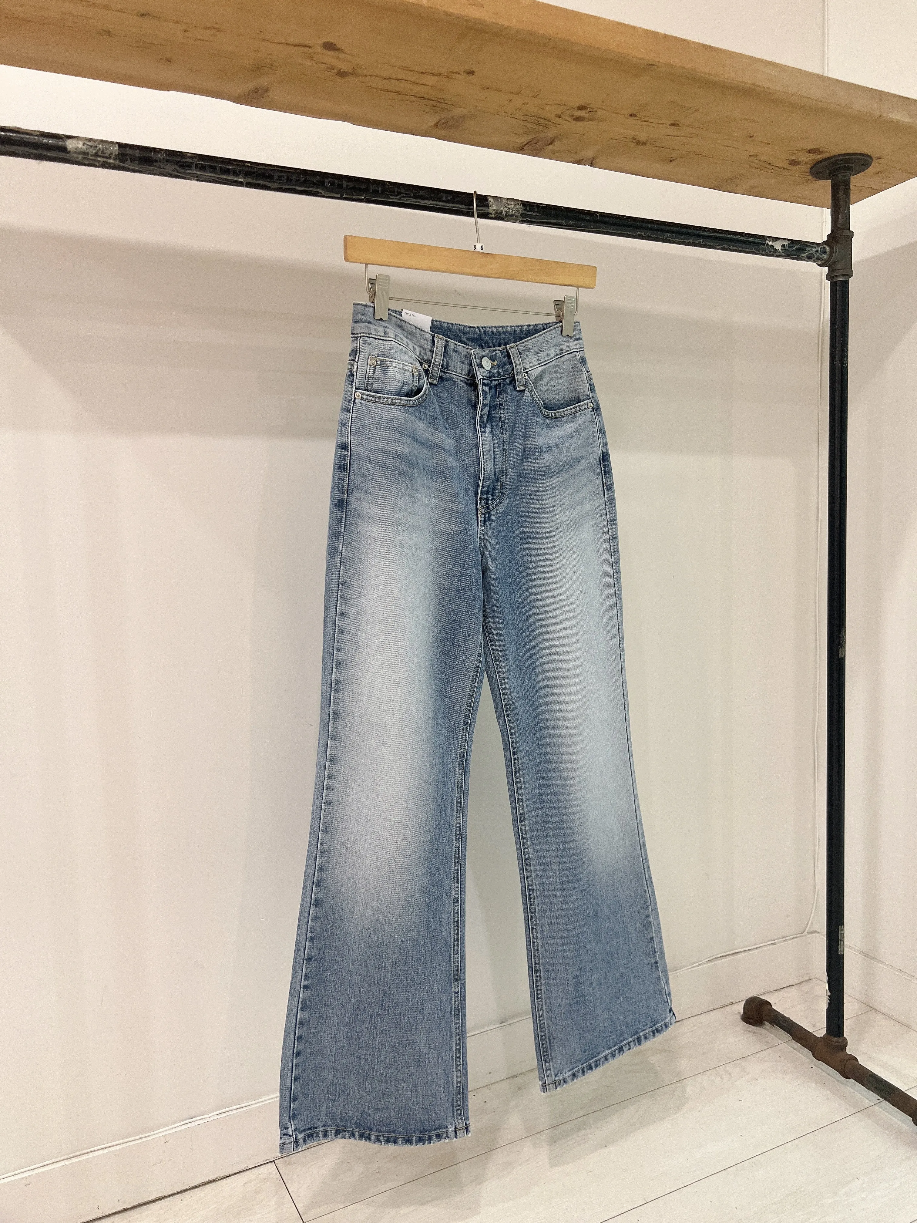 MORI Flared jeans