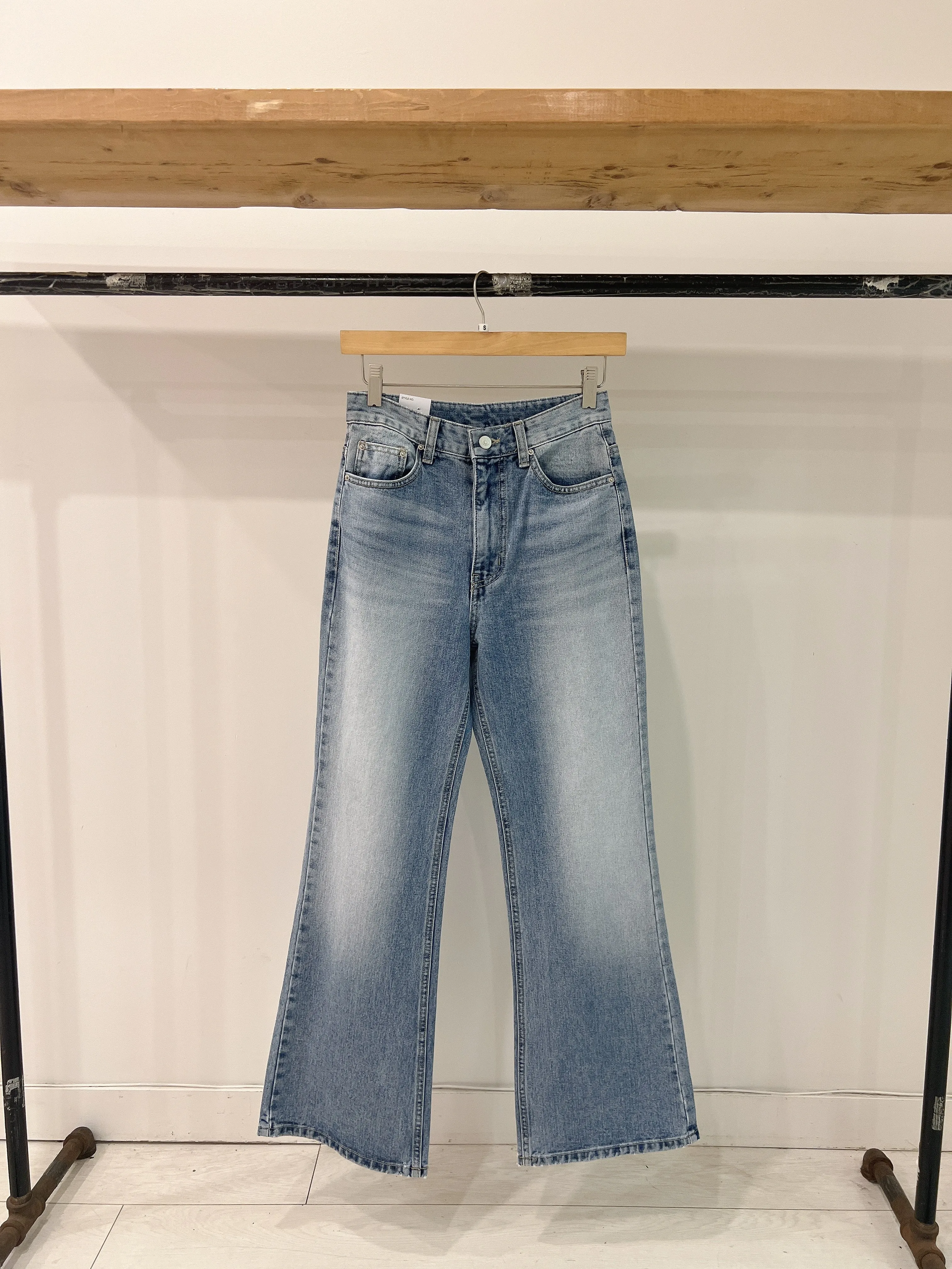 MORI Flared jeans