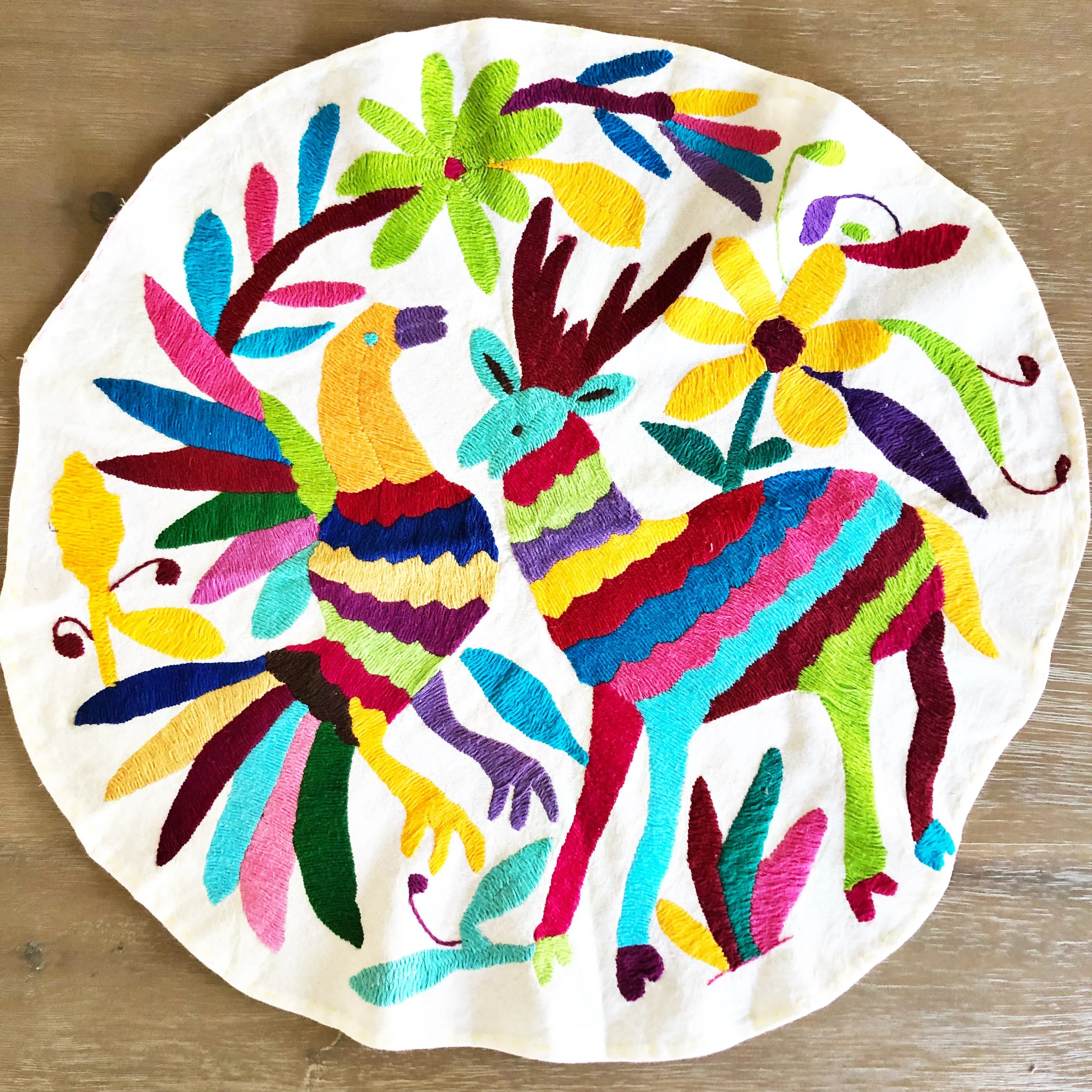 Otomi Table Topper - Round