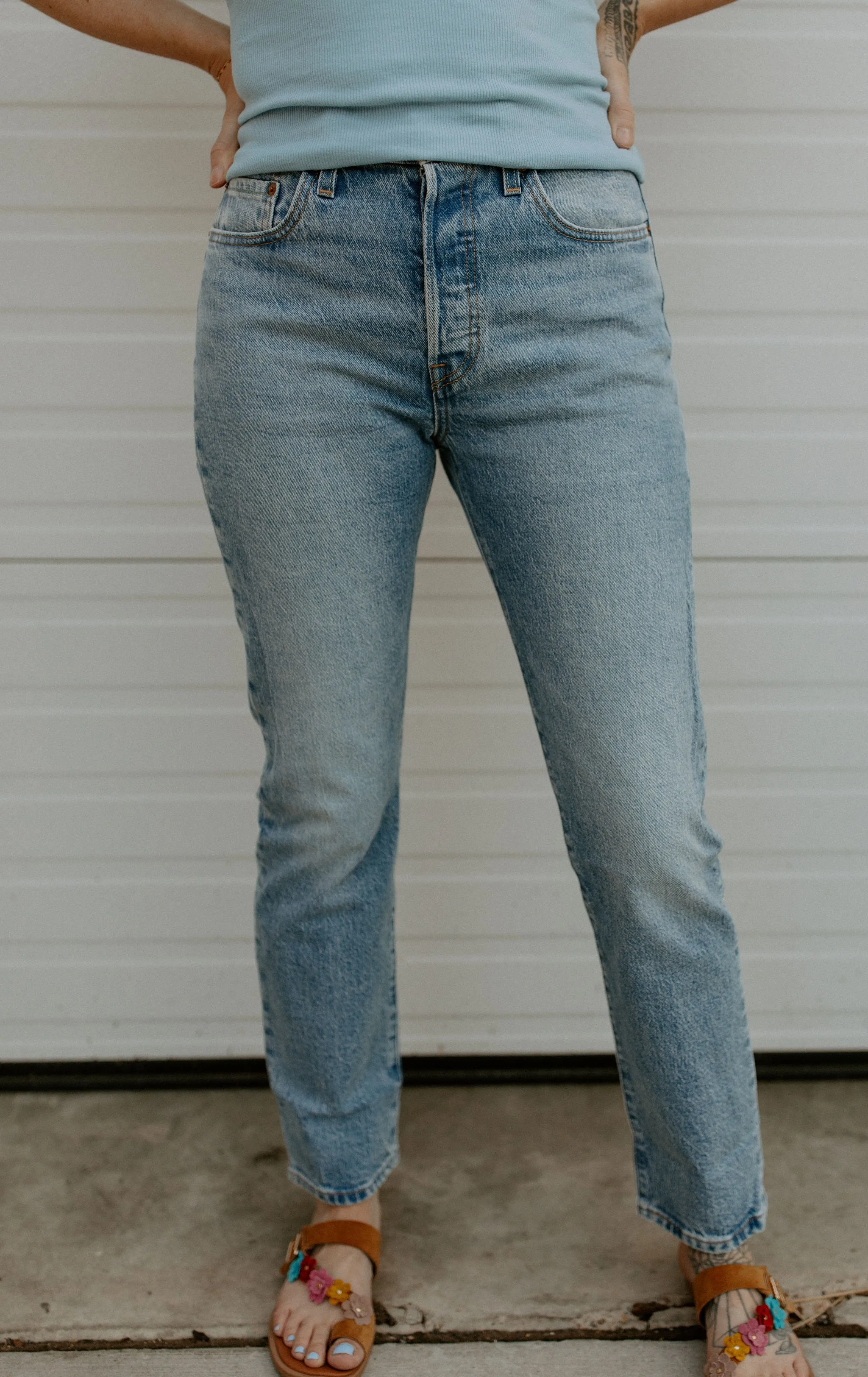 The 501 Original Fit Jeans by Levi's - Hollow Days