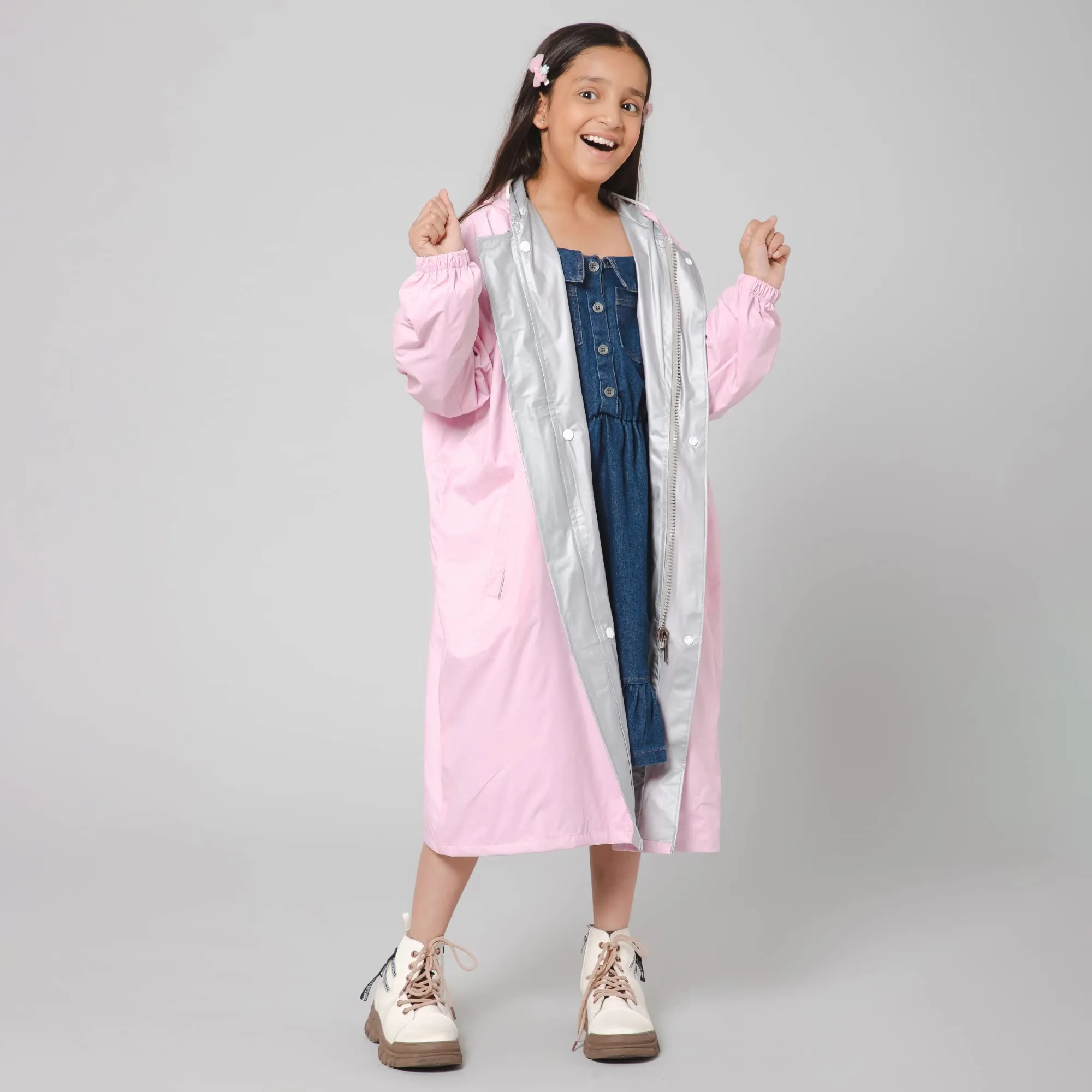 THE CLOWNFISH Cloud Chaser Series Kids Raincoat Waterproof Polyester Double Coating Reversible Longcoat with Hood and Reflector Logo at Back. Printed Plastic Pouch. Kid Age-9-10 years (Blush Pink)