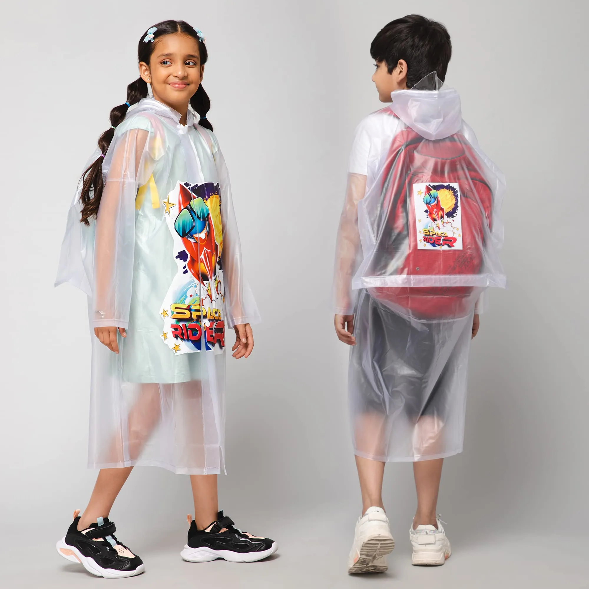 THE CLOWNFISH Men Toon Caper Series Kids Waterproof Pvc Mid-Length Longcoat With Adjustable Hood & Extra Space For Backpack/Schoolbag Holding. Printed Plastic Pouch. Kid Age-5-6 Years (White)