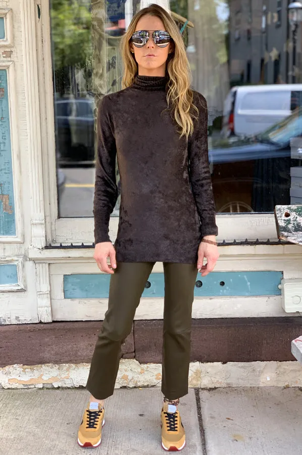 Velvet Turtleneck - Brown